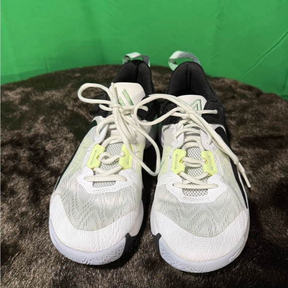 Nike Giannis Immortality 2 Basketball Shoes Men’s 9 White Black DM0825-101 - Picture 3 of 8